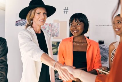 Mode au Travail : Comment Se Familiariser avec les Dernières Tendances