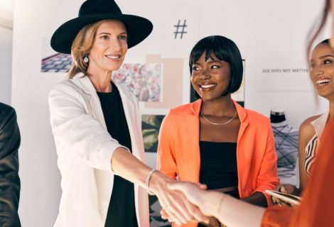 Mode au Travail : Comment Se Familiariser avec les Dernières Tendances